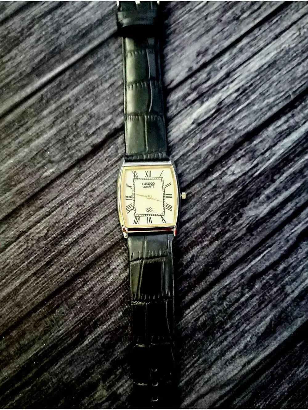 RARE Men's Vintage Seiko‎ Tank Barrel Silver White Watch